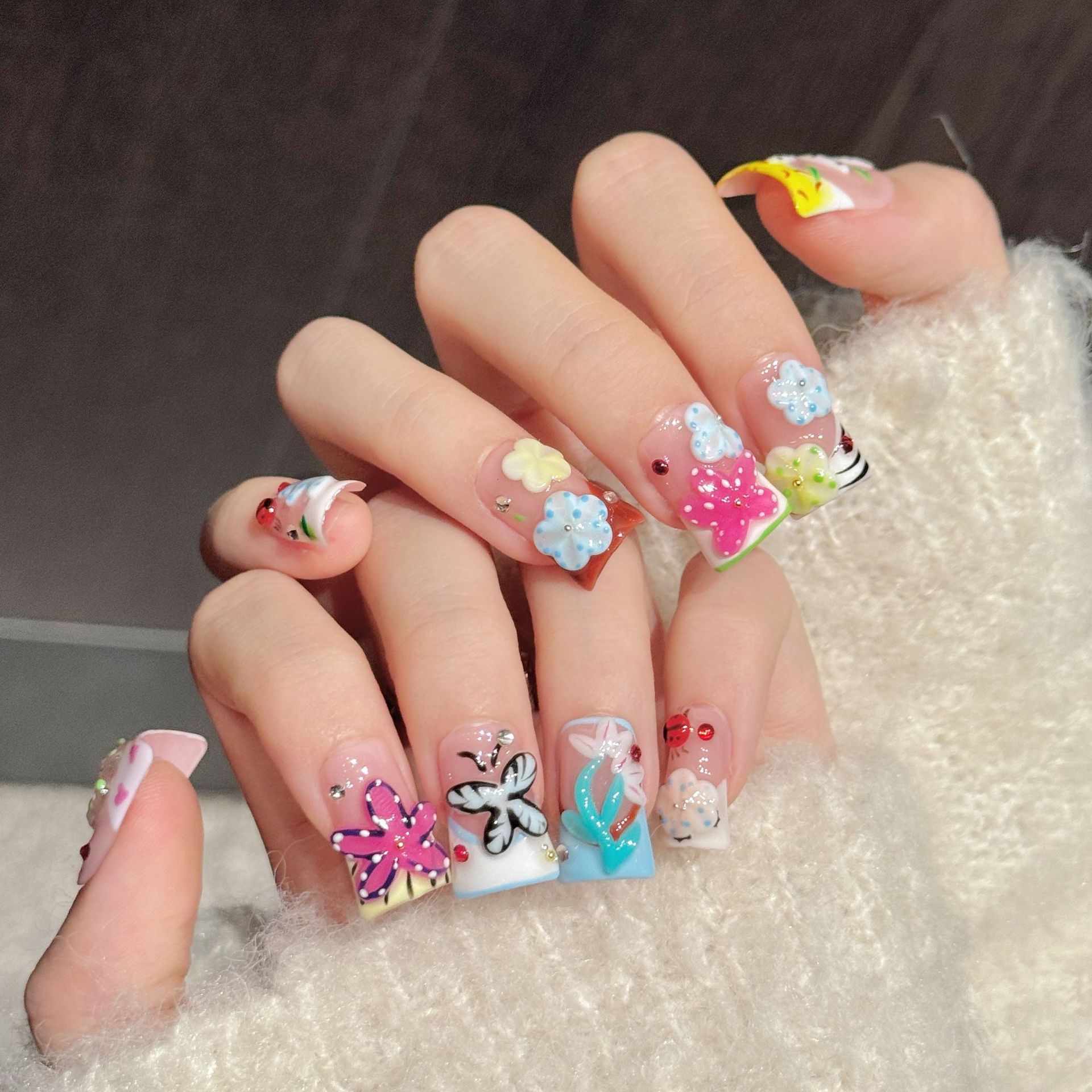 10 قطع من أظافر البط الاصطناعي - مراجعة Nail Art Press On وسعره