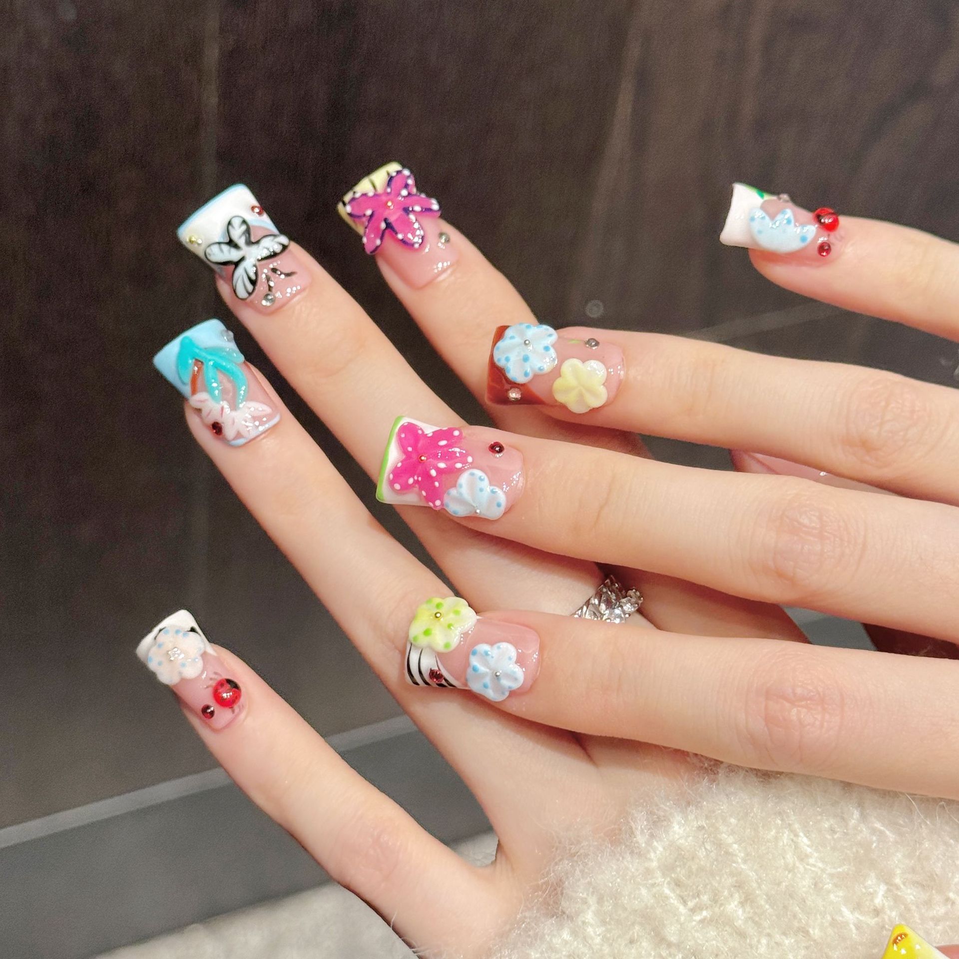 10 قطع من أظافر البط الاصطناعي - مراجعة Nail Art Press On وسعره