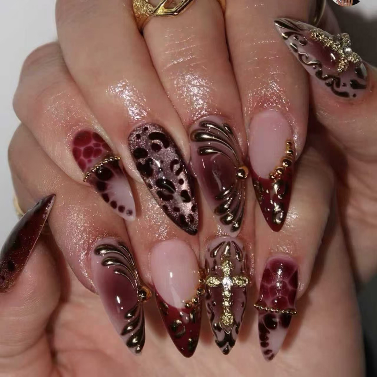 أظافر صناعية متوسطة الحجم للنس - مراجعة Nail Art Press On وسعره
