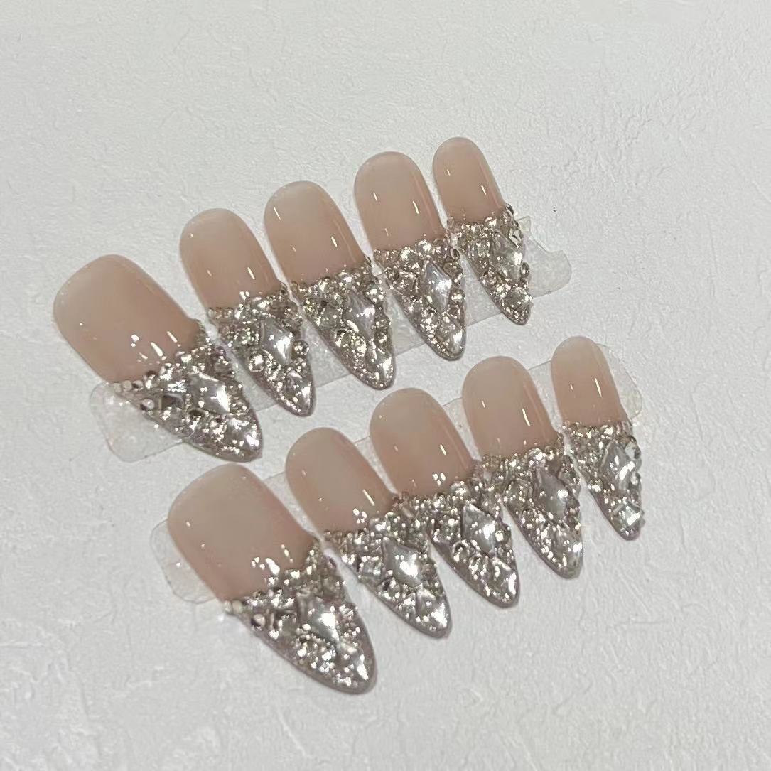 10 قطع أظافر لاصقة لامعة لحفلا - مراجعة Nail Art Press On وسعره